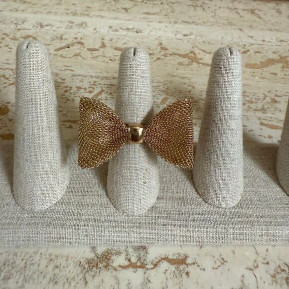 Adjustable mesh bow statement ring - Picture 1 of 9